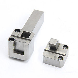 Nhựa C.SU 1.2344 Bộ phận đúc phun Độ cứng 56HRC